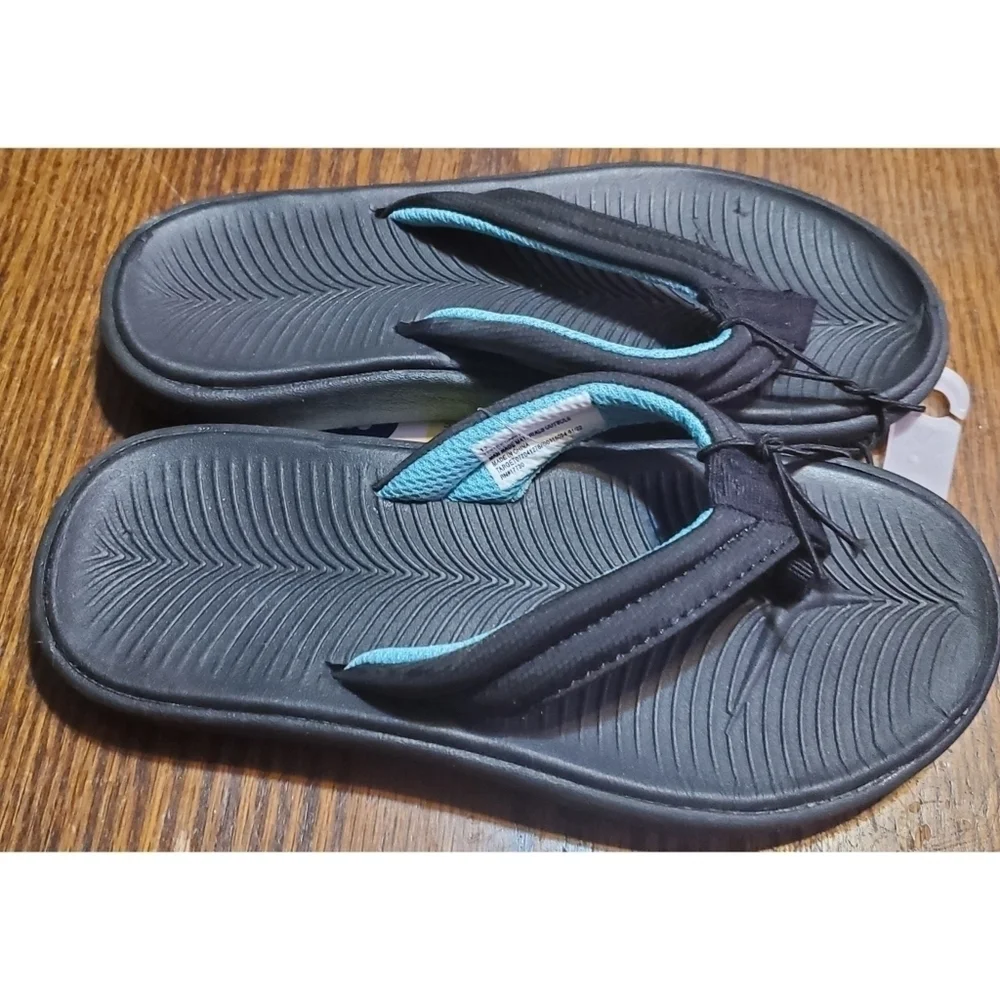 All in Motion Boys' Sterling Slip-On Thong Sandals